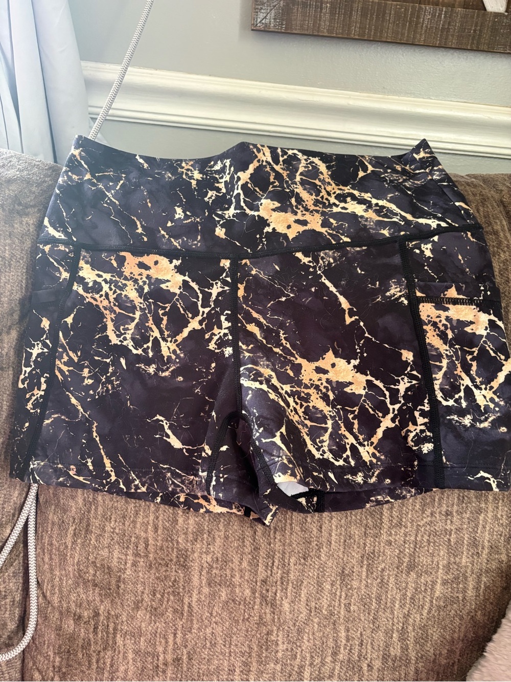 Constantly Varied Gear Marble Gold small 2.5” shorts